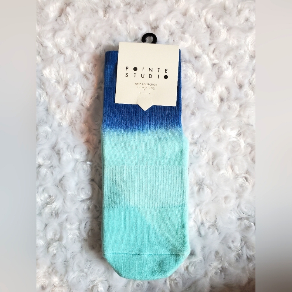 Pointe Studio Grip Collection full foot ankle Barre Socks, blue, medium/large